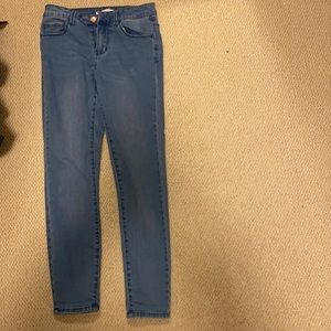 Skinny blue jeans (high waisted)